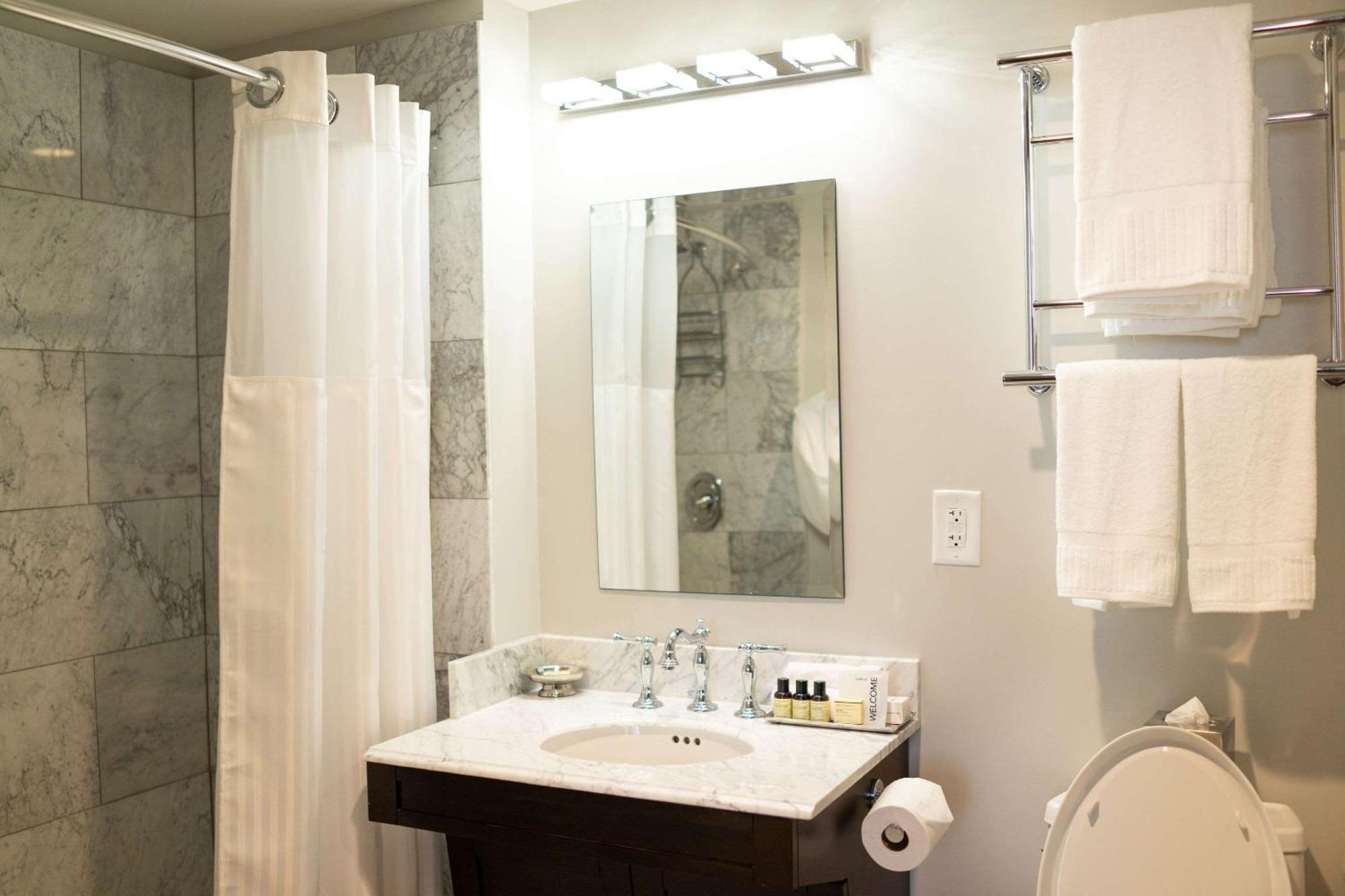 The Esquire Hotel Downtown Gastonia, Ascend Hotel Collection Bagian luar foto
